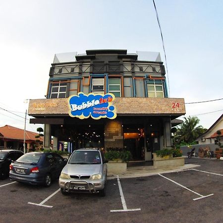 Tube Hotel Klebang Melaka Bagian luar foto